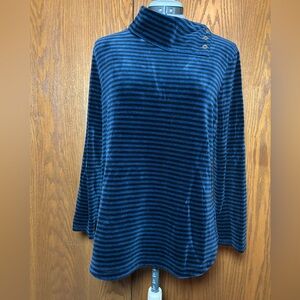 T by Talbots women’s velour top - medium.